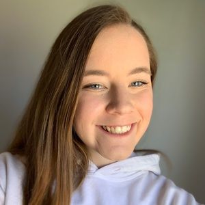 Meet your Posher, Courtney